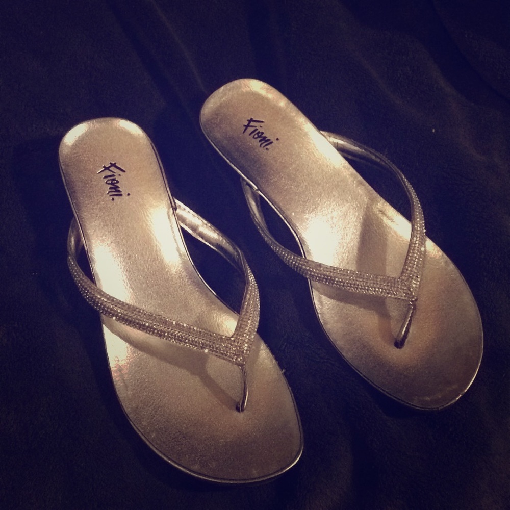 🖤cute bling sandals🖤